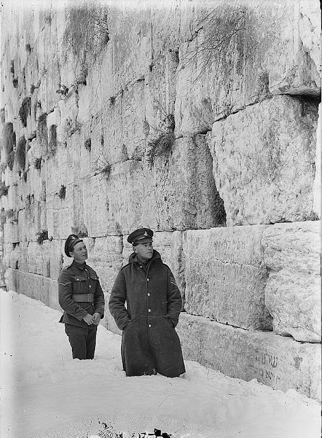 Jewish soldiers from the British Army after the capture of Jerusalem in December 1917 Likud Brasil